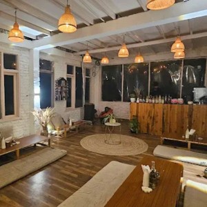 ALBATROSS CAFE BY FREEBIRD NEST