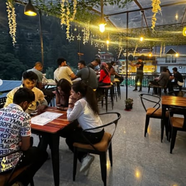 THE SOCIAL ROOF